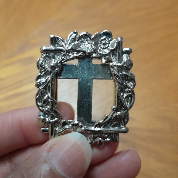 Vintage Ornate Silver Tone Frame Cross Brooch  Size:OS  Unknown - Picture 6 of 7